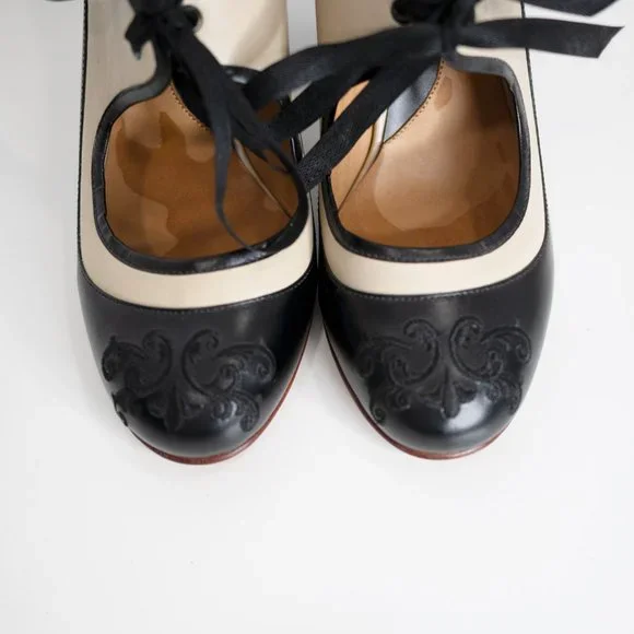 SOLD John Fluevog Revelation Mary Jane Pumps Black Off White Victorian Regency - Picture 9 of 10